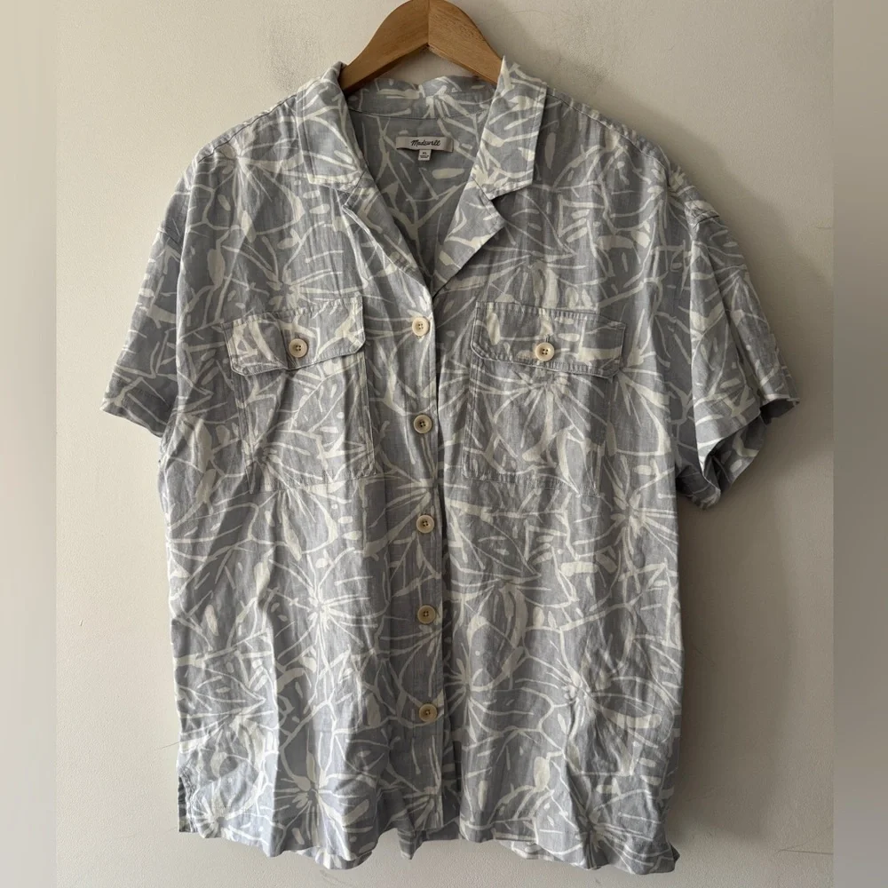 Madewell Linen Blend Camp Shirt in Abstract Flora Button Down - Picture 2 of 9